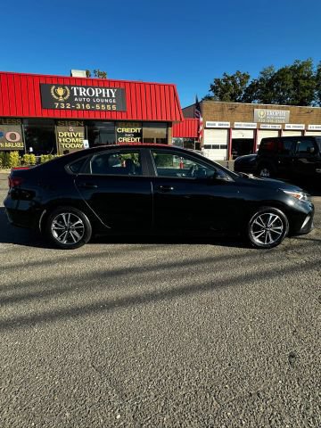Used 2024 Kia Forte LXS FWD image 4