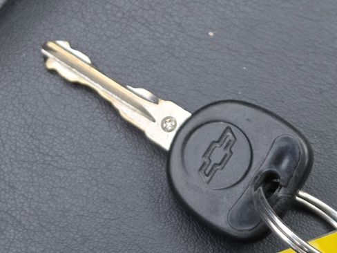 Used 2011 Chevrolet Impala LTZ FWD image 30