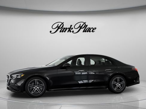 New 2026 Mercedes-Benz E 450 4MATIC Sedan image 4