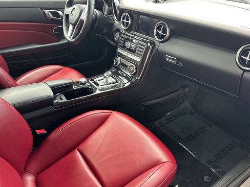Used 2016 Mercedes-Benz SLK 300 image 16