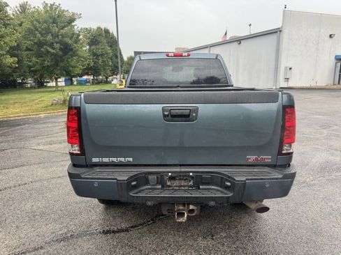 Used 2011 GMC Sierra 2500 Denali w/ Suspension Package, Off-Road image 8