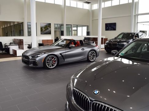 Used 2018 BMW 530i xDrive w/ Premium Package image 24