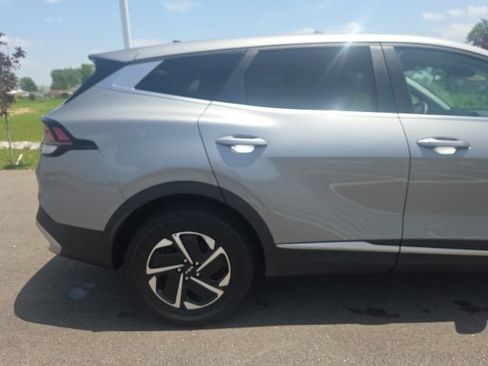 Used 2023 Kia Sportage LX AWD/4WD image 7