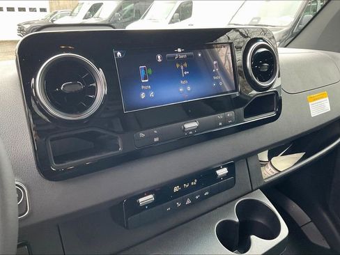 Used 2026 Mercedes-Benz Sprinter 2500 image 5