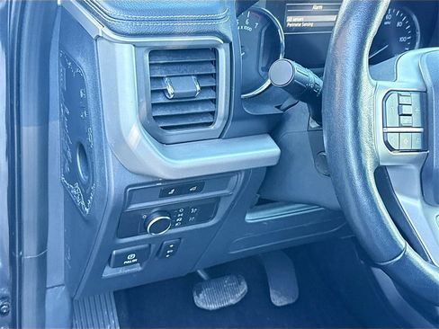 Used 2022 Ford Expedition Max XLT image 11