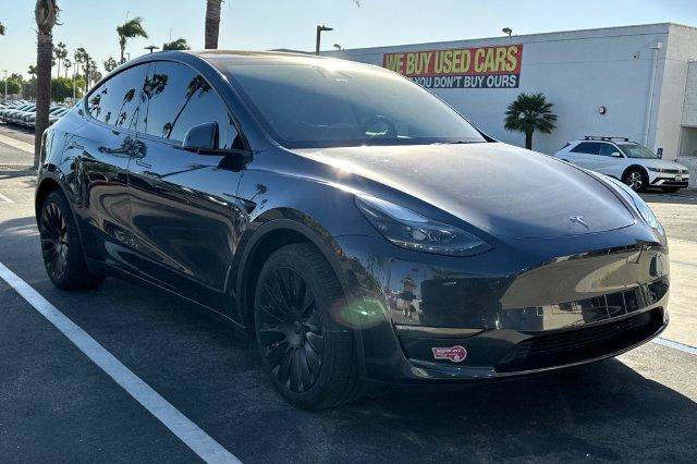 Used 2024 Tesla Model Y Long Range AWD/4WD image 2