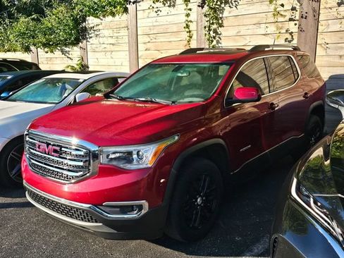 Used 2019 GMC Acadia SLT FWD image 3