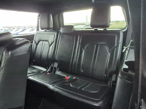 Used 2021 Ford Expedition Max Limited image 12