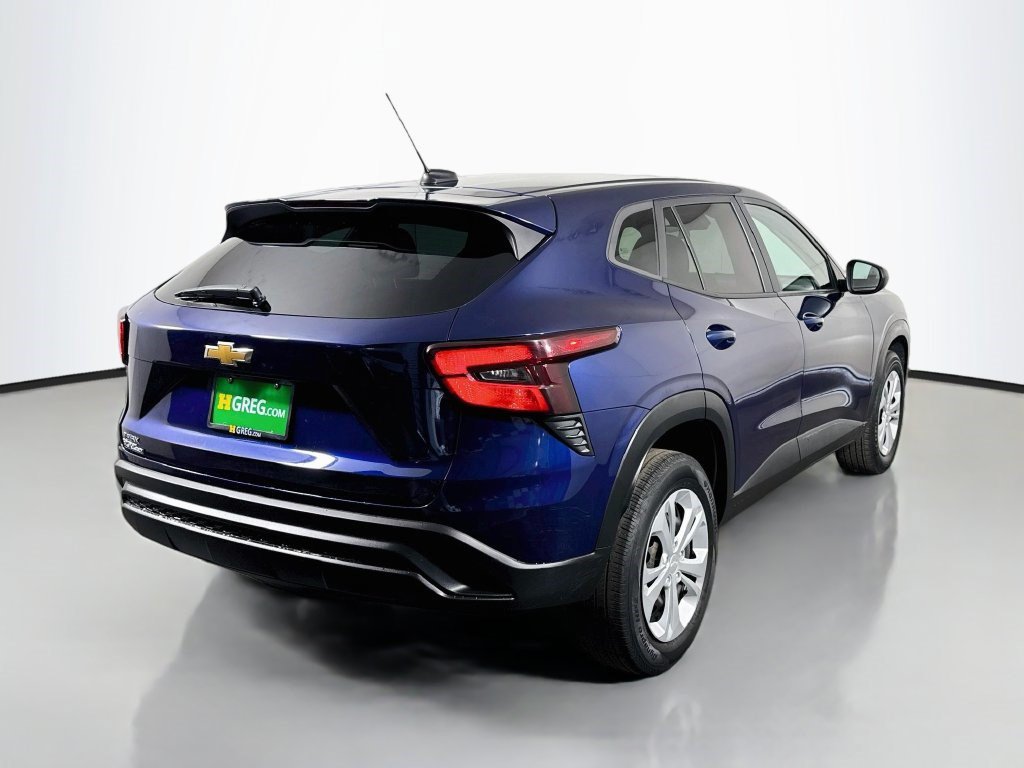 Used 2024 Chevrolet Trax LS w/ Driver Confidence Package FWD image 10