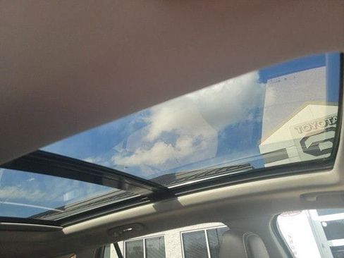 Used 2024 GMC Terrain Denali w/ Black Diamond Edition image 8