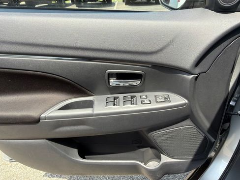 Used 2025 Mitsubishi Outlander Sport ES AWD/4WD image 31