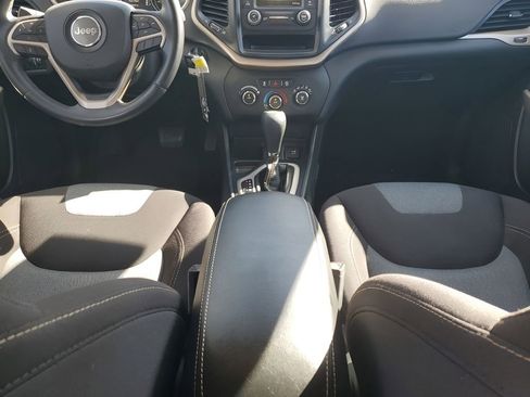 Used 2018 Jeep Cherokee Latitude w/ Altitude Package image 22