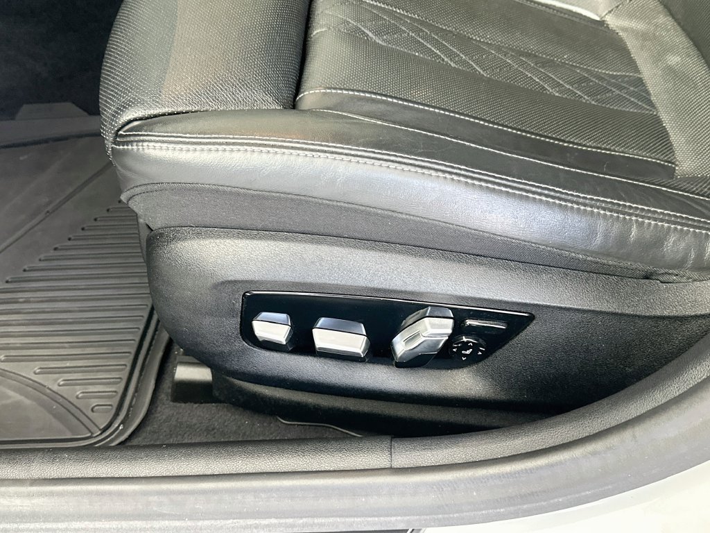 Used 2021 BMW M550i xDrive AWD/4WD image 21