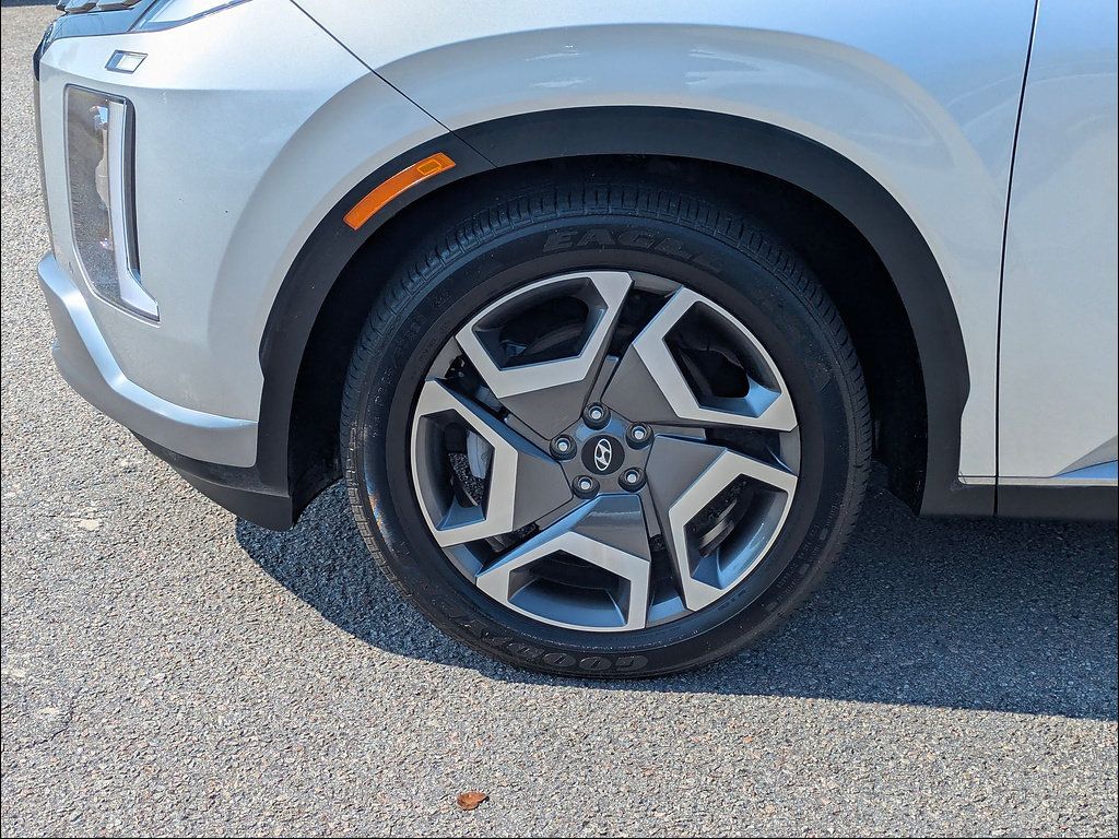 Used 2024 Hyundai Palisade Limited FWD image 10