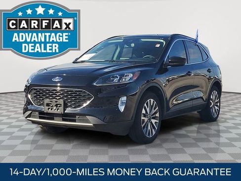 Certified 2022 Ford Escape Titanium w/ Class II Trailer Tow Package image 3