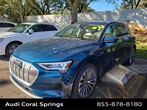 Used 2019 Audi e-tron Prestige w/ Prestige Package image 2