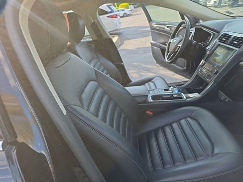 Used 2019 Ford Fusion SEL FWD image 26