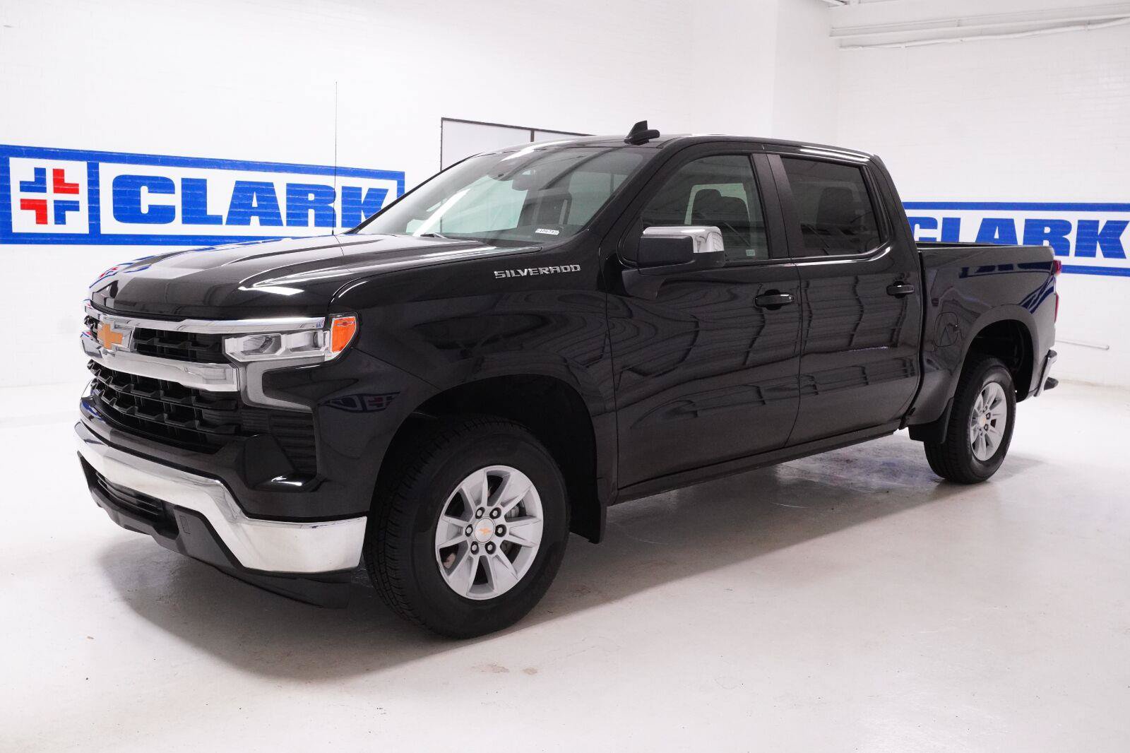 Used 2025 Chevrolet Silverado 1500 LT RWD image 29