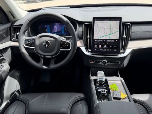 New 2026 Volvo XC90 T8 Ultra w/ Protection Package Premier AWD/4WD image 11