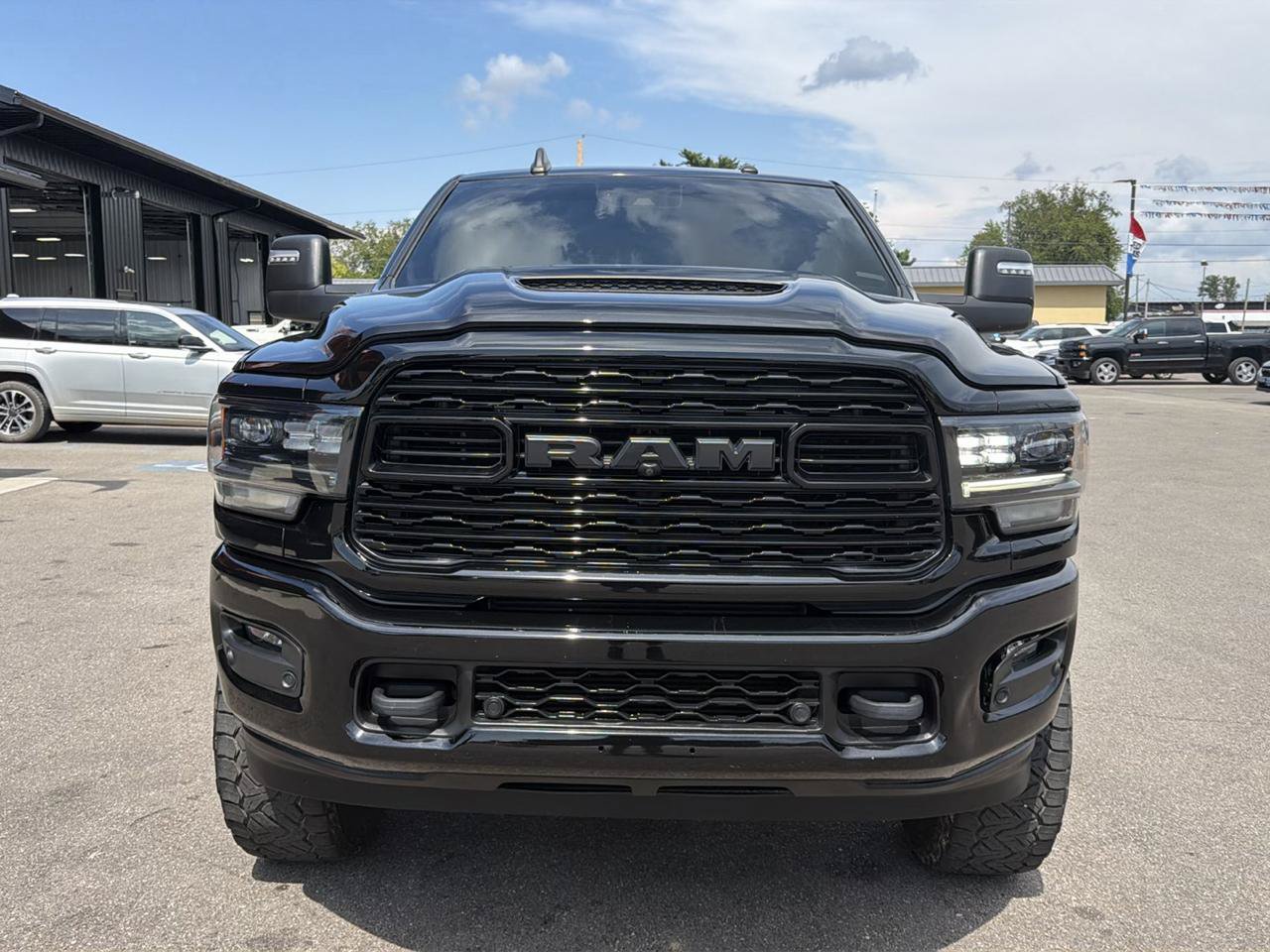 Used 2024 RAM 2500 Limited AWD/4WD image 2