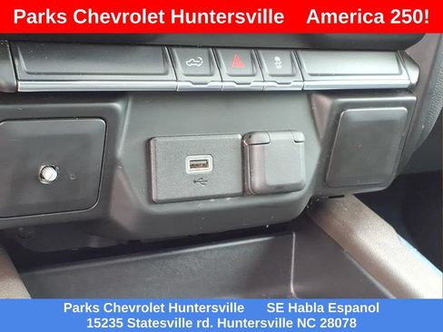 Certified 2020 Chevrolet Silverado 1500 Custom w/ Custom Value Package AWD/4WD image 8