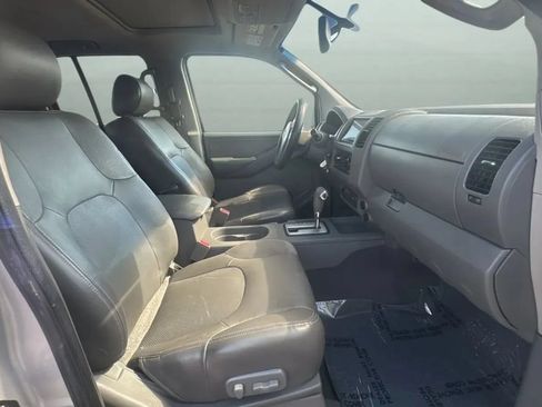 Used 2006 Nissan Frontier LE w/ (X01) Leather Pkg AWD/4WD image 25