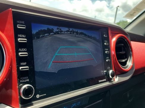 Used 2022 Toyota Tacoma SR5 w/ Technology Package RWD image 34