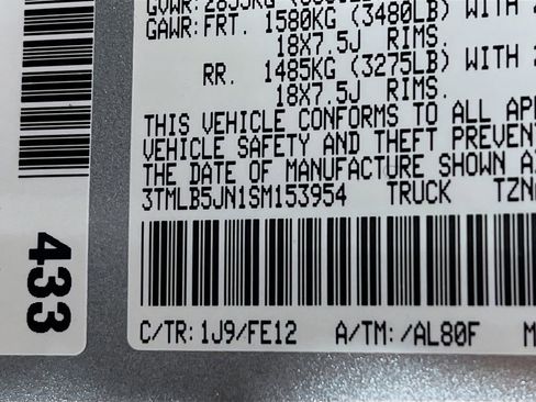 Certified 2025 Toyota Tacoma TRD Sport image 27