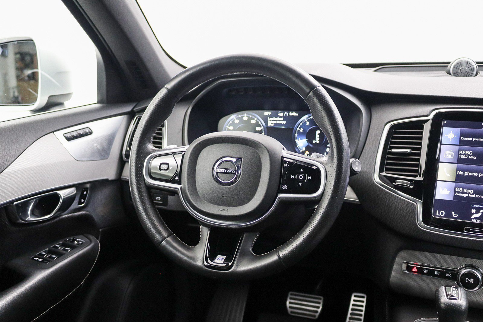 Used 2017 Volvo XC90 T6 R-Design w/ Vision Package AWD/4WD image 18