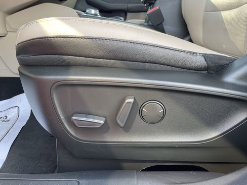 Used 2022 Ford Escape SEL w/ Technology Package image 15