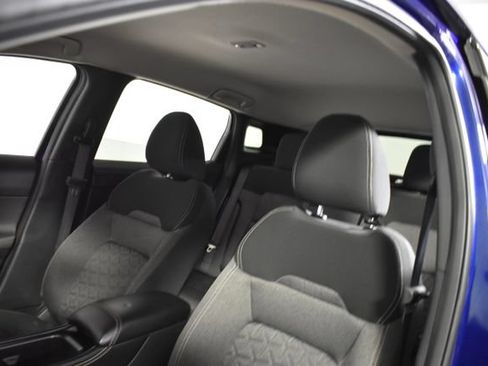 Certified 2025 Nissan Kicks SV AWD/4WD image 9