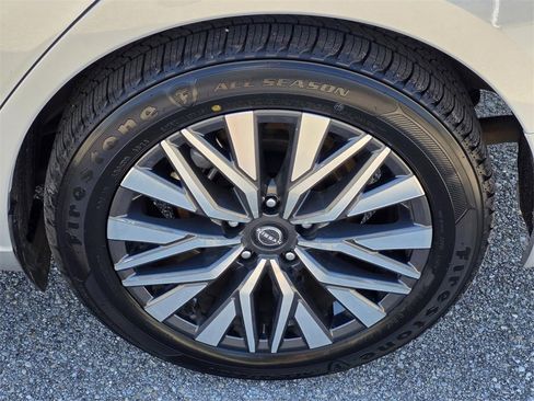 Used 2024 Nissan Altima 2.5 SV image 28