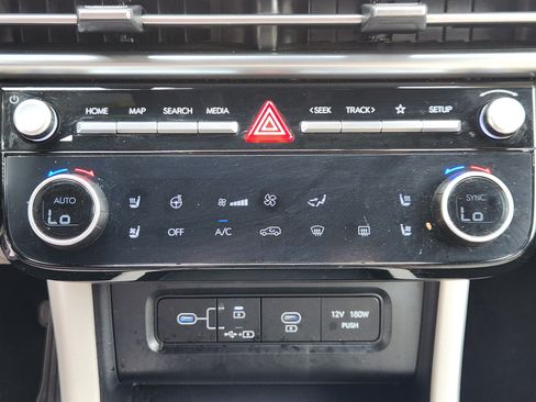 Certified 2025 Hyundai Tucson Limited AWD/4WD image 22