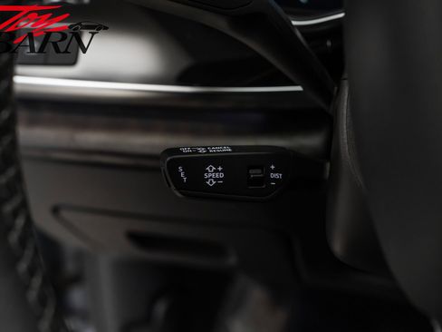 Used 2022 Audi Q8 Premium Plus image 36