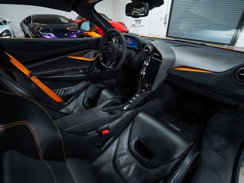 Used 2019 McLaren 720S Performance RWD image 27