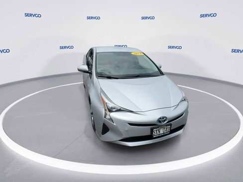 Used 2016 Toyota Prius Two FWD image 2