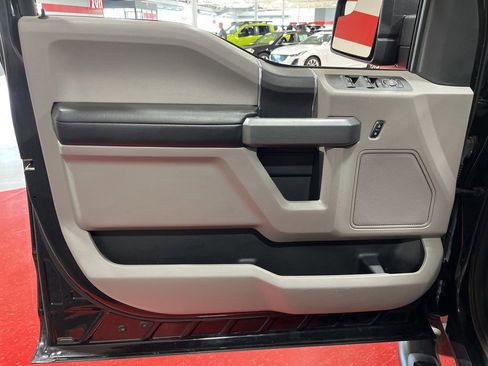Used 2018 Ford F150 XLT AWD/4WD image 12