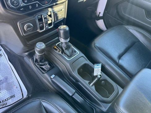 Used 2023 Jeep Wrangler Unlimited Sahara image 20