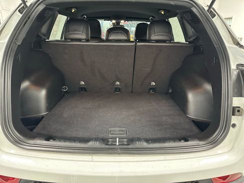 Used 2025 Jeep Compass Latitude image 14