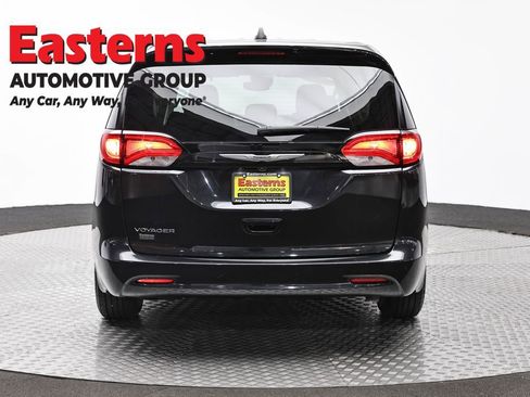 Used 2024 Chrysler Voyager LX FWD image 6
