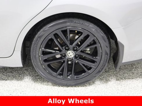 Used 2025 Toyota Camry SE image 10