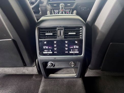 Certified 2023 Porsche Cayenne S AWD/4WD image 24