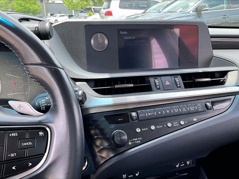 Used 2019 Lexus ES 350 w/ Premium Package FWD image 6