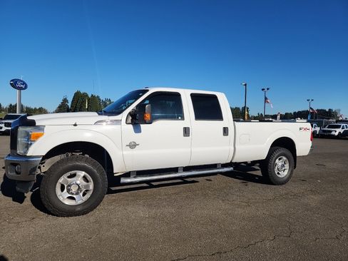Used 2011 Ford F350 XLT w/ FX4 4X4 Off-Road Pkg image 4