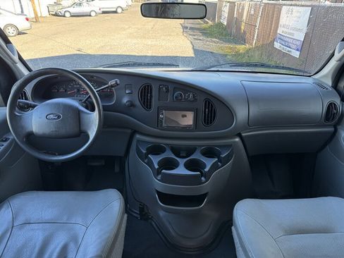 Used 2008 Ford E-150 and Econoline 150 image 18