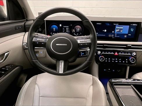 Certified 2025 Hyundai Tucson Limited image 4