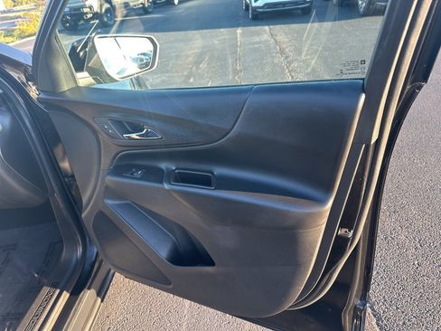 Used 2020 Chevrolet Equinox LT image 32