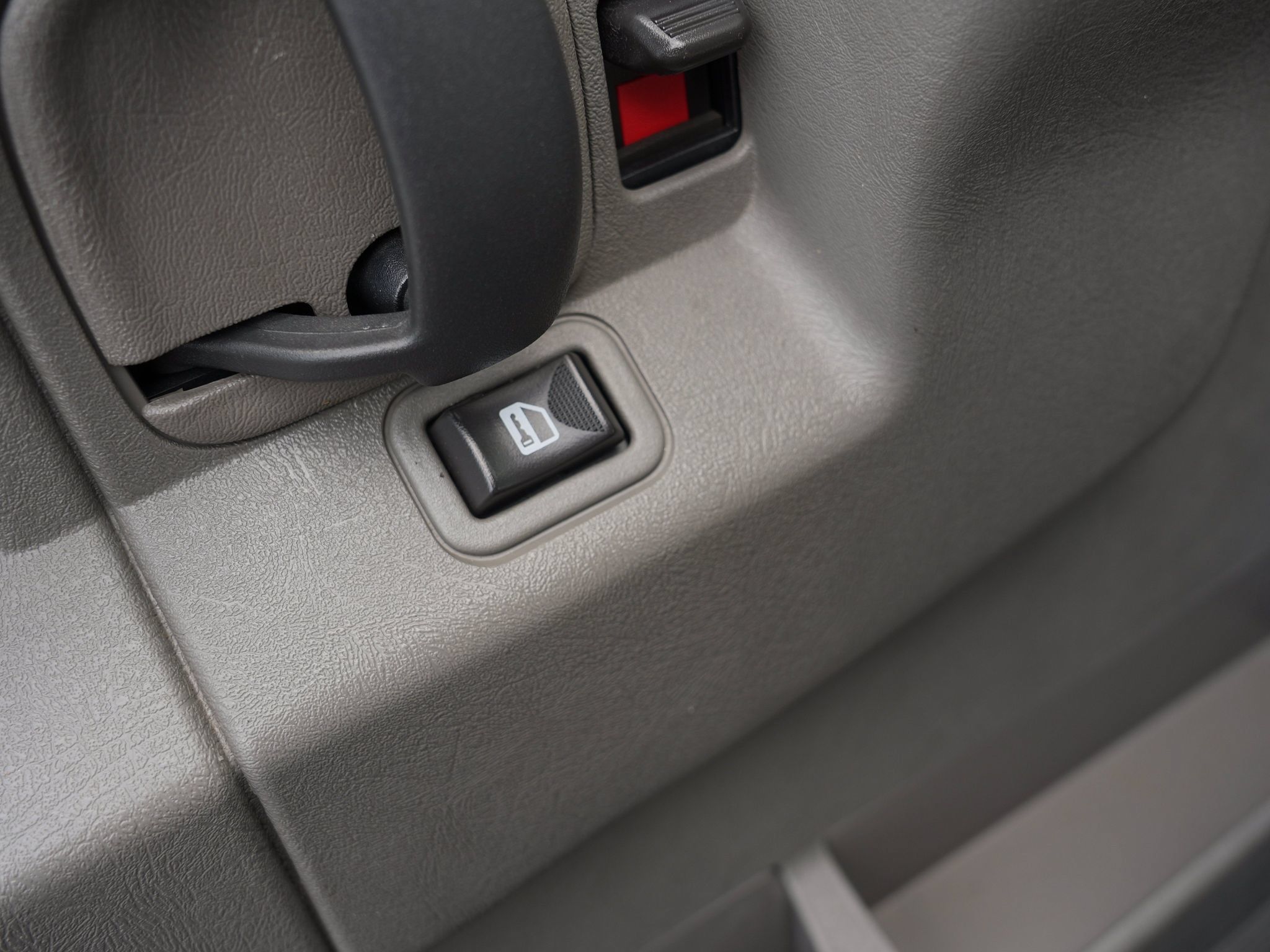 Used 2016 Chevrolet Express 3500 Extended RWD image 18