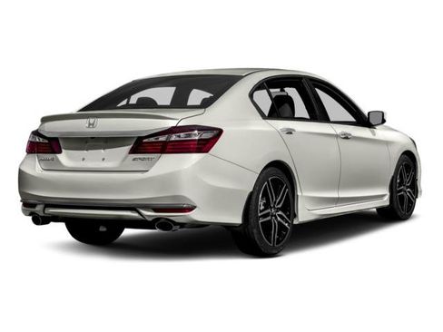 Used 2017 Honda Accord Sport image 8