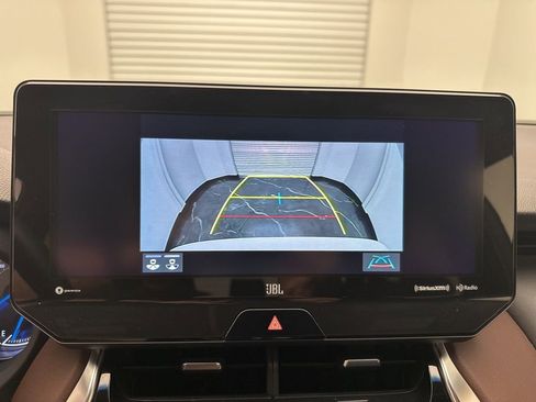 Used 2021 Toyota Venza XLE w/ Softex Package image 19